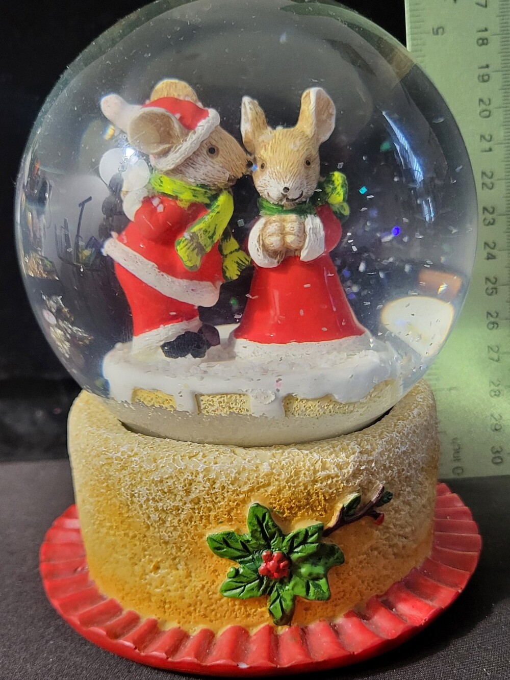 Vintage Christmas Cake Red Holiday Mouse Snow Globe